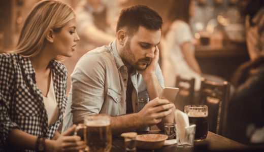 彼氏の浮気をチェックする6つの方法＆浮気の本気度を読み取る2つの方法