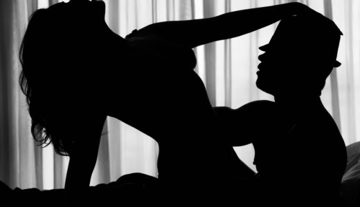 遠距離不倫にハマるとマズい？魅力の裏にある大きなリスクとは