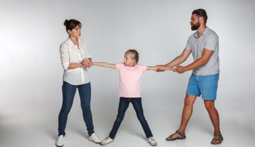 【親権問題】親権は女性が絶対有利？争いになったら調停や訴訟を回避するには？